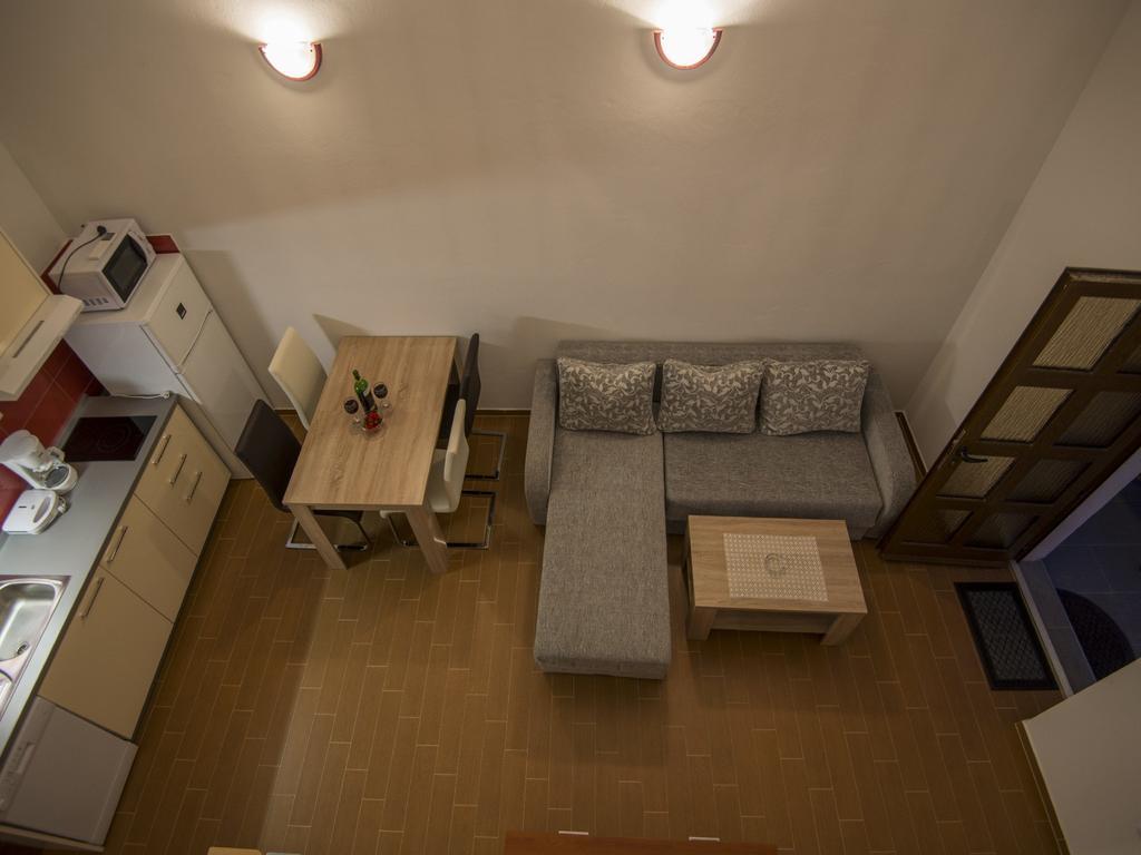 Apartments Punta Starigrad Paklenica Exterior foto